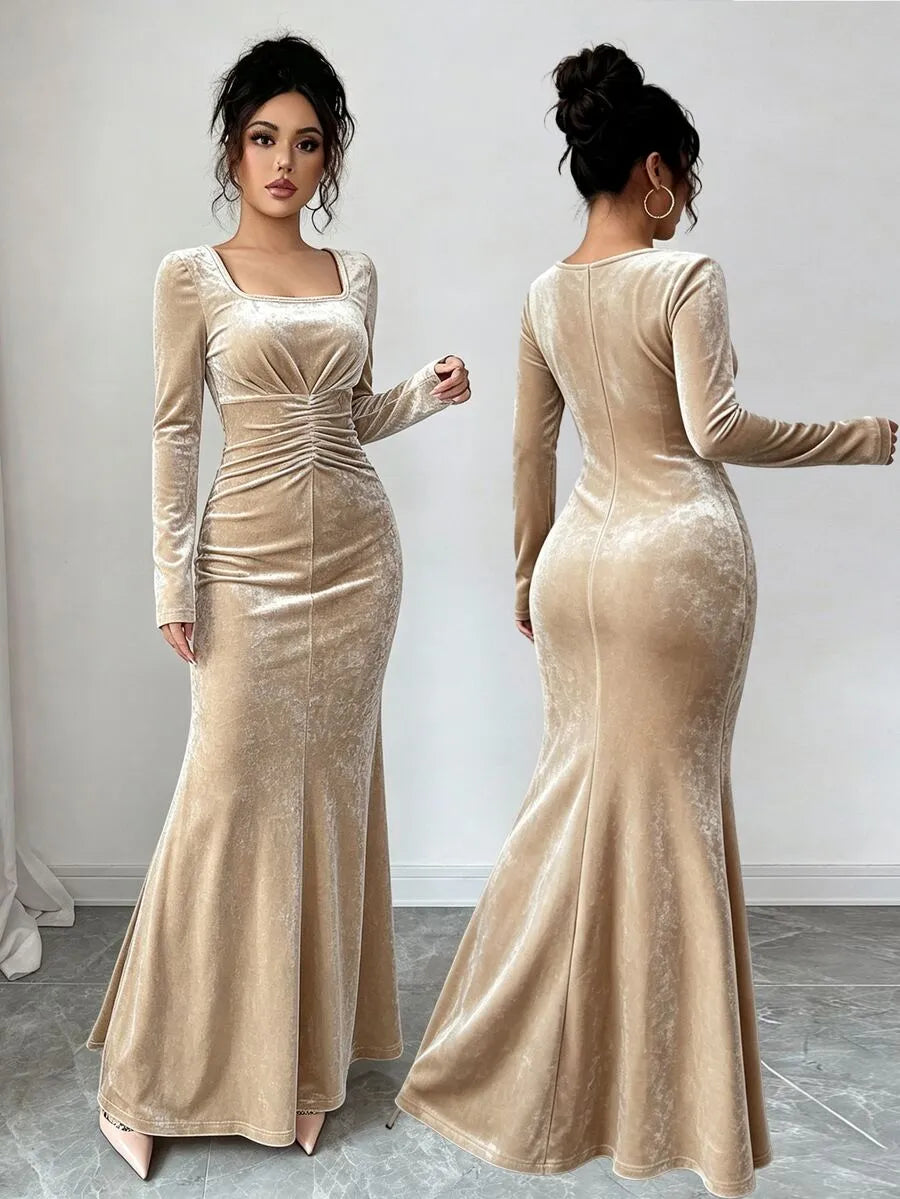 SHEIN Elenzga فستان مخملي ماكسي بياقة مربعة وخصر مكشكش وذيل حورية البحر بلون شمبانيا