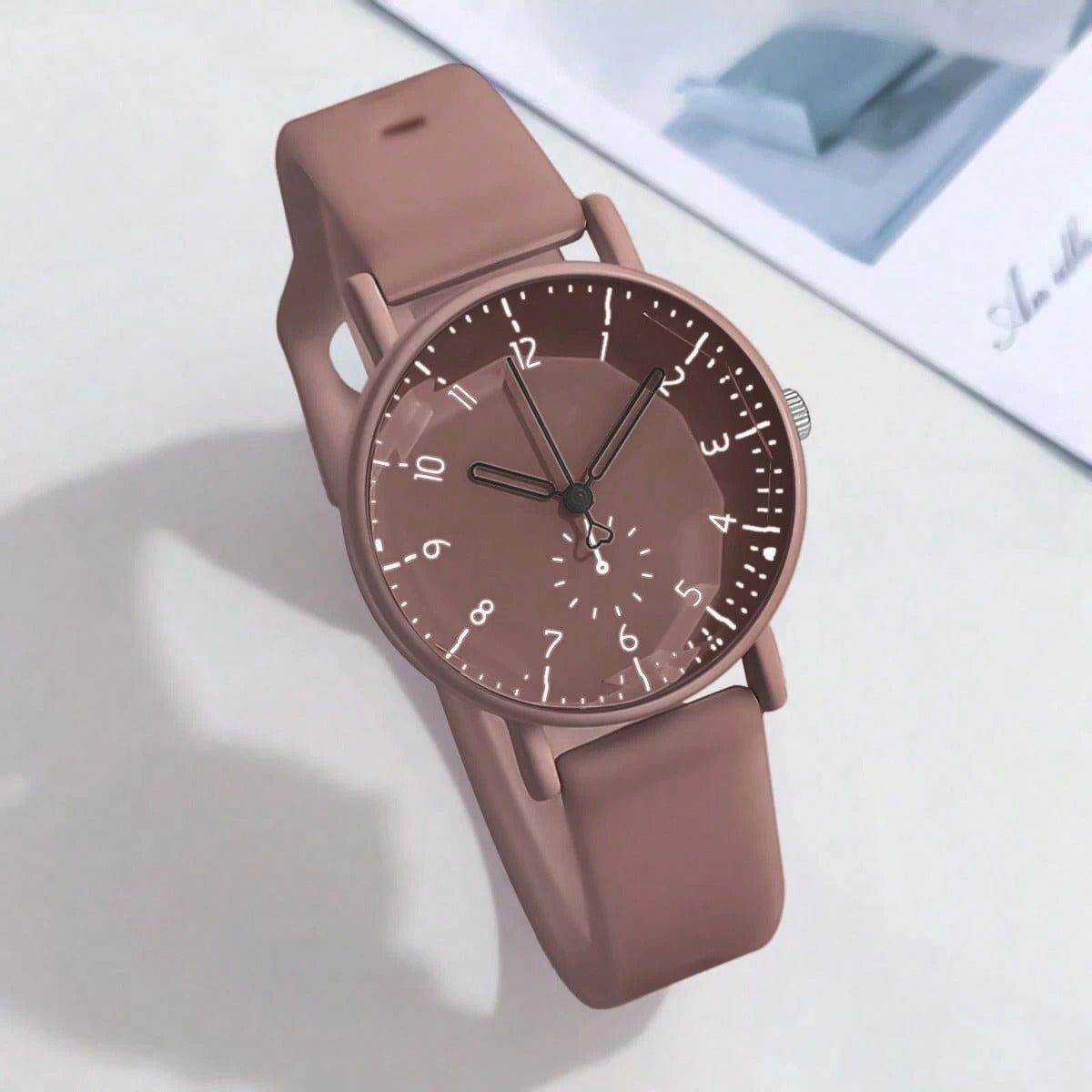 SHEIN ساعة يد نسائية كوارتز بسوار سيليكون وأرقام عربية