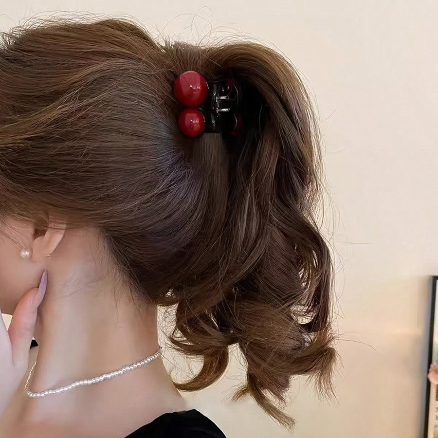 SHEIN مشابك شعر بشكل كرز لون أحمر
