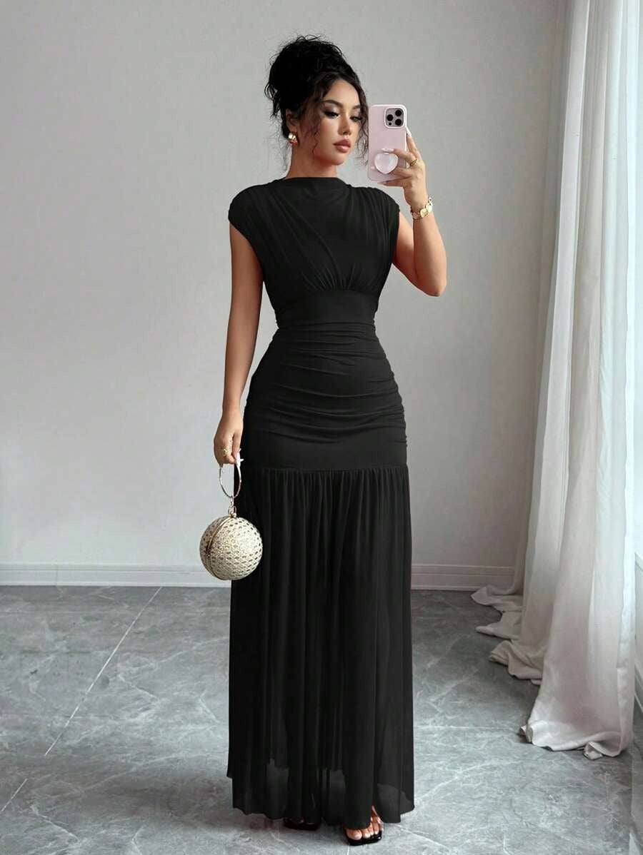 SHEIN Elenzga فستان اسود طويل وناعم ماكسي