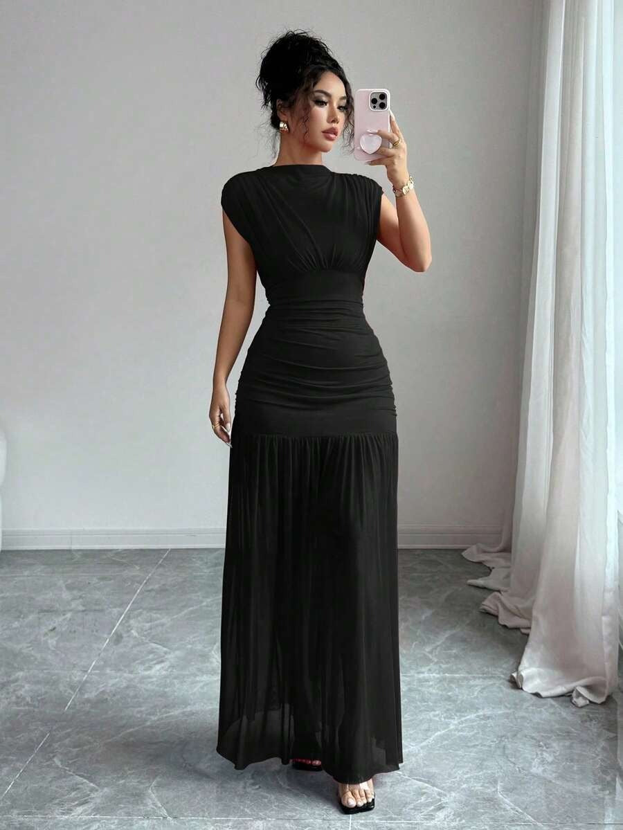 SHEIN Elenzga فستان اسود طويل وناعم ماكسي
