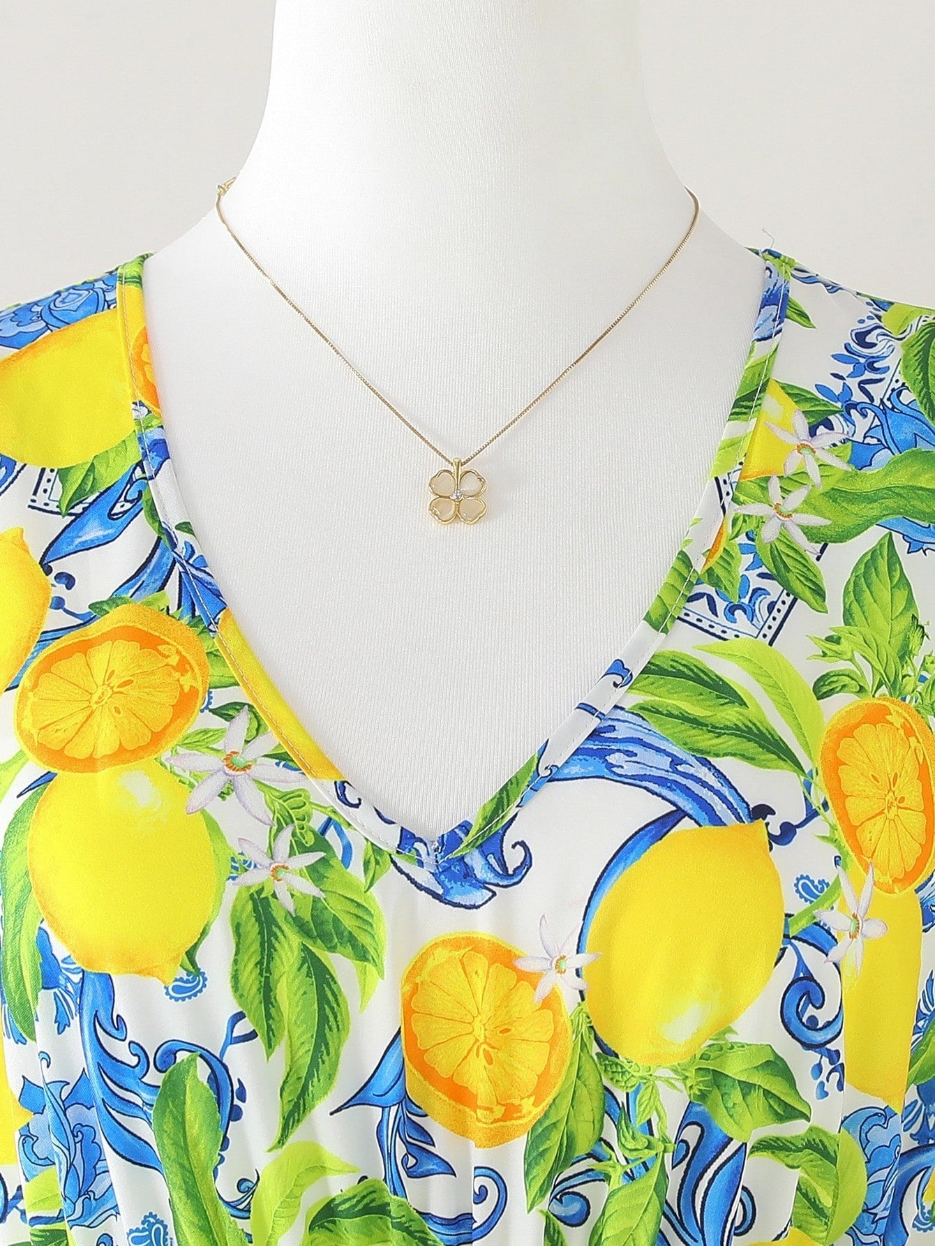 SHEIN Amorya فستان مطبوع بالكامل برسومات فواكه ونباتات