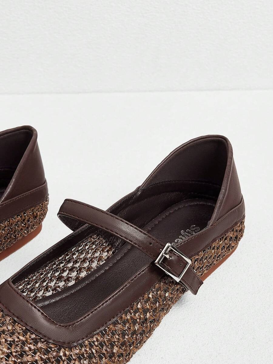 SHEIN Styleloop حذاء مسطح بلون بني