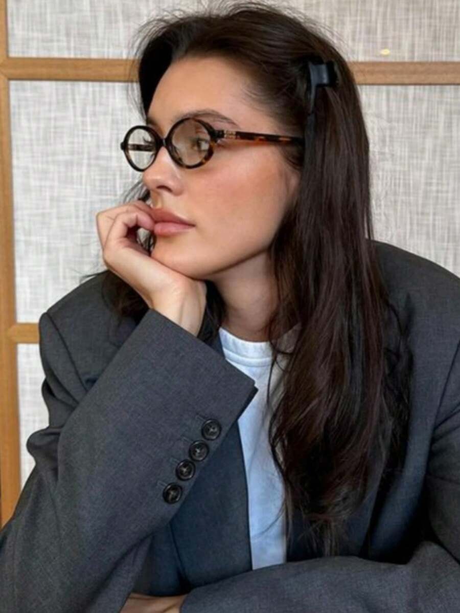 SHEIN نظارة نسائية بيضاوية شفافة بإطار فهد