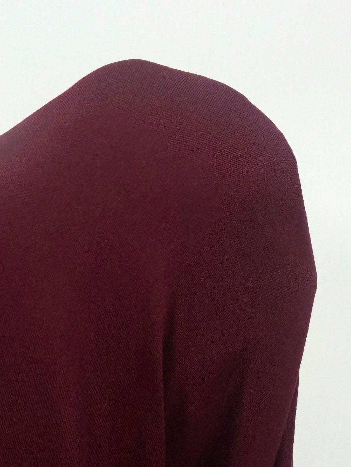 SHEIN Rafferiza فستان عنابي بزخارف زهرية ثلاثية الأبعاد بياقة غير متماثلة