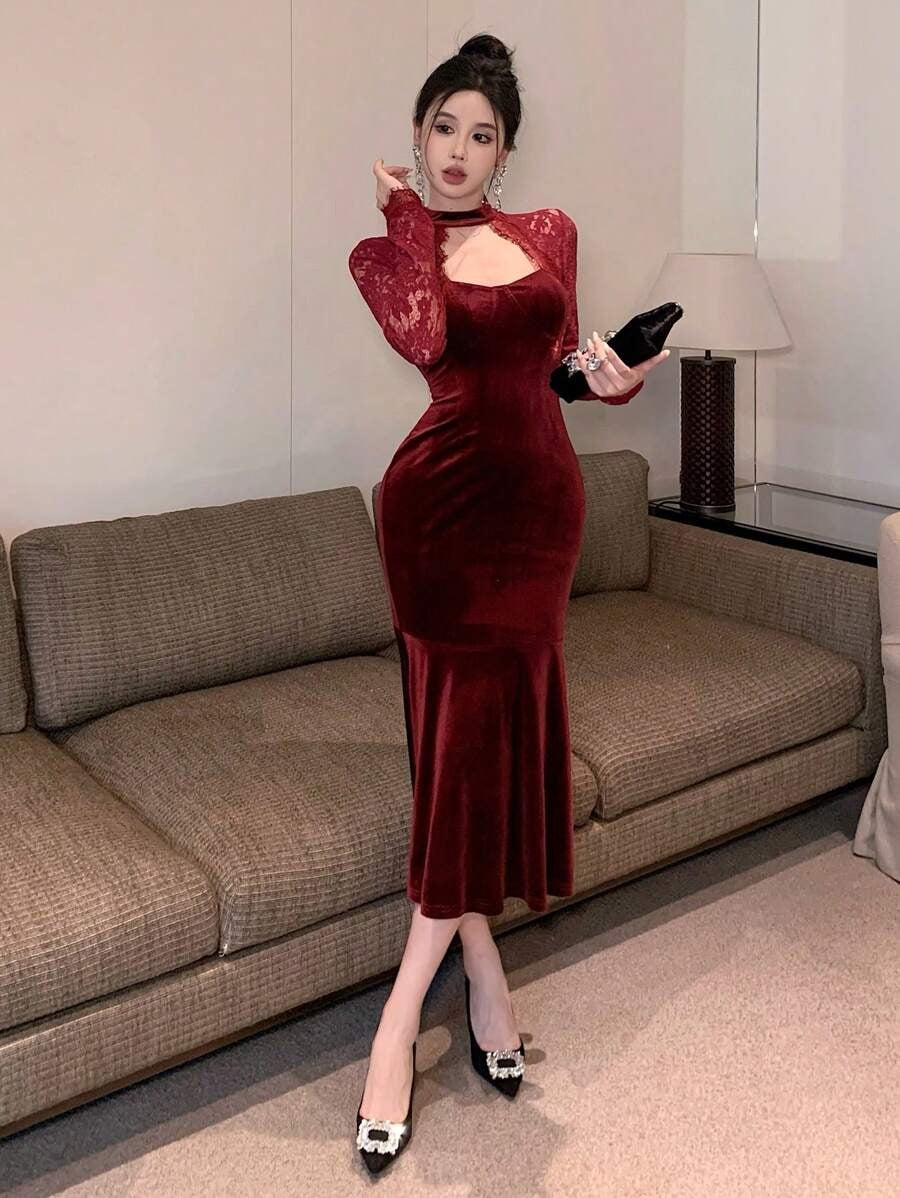 SHEIN DAZY فستان عنابي اللون دانتيل وقطيفة