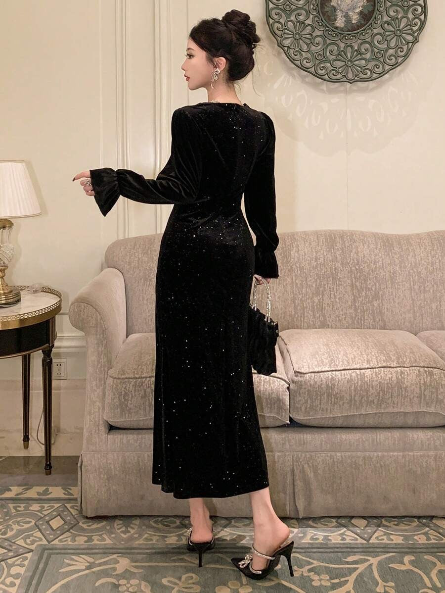 SHEIN DAZY فستان ضيق بطول متوسط أسود مزخرف بالترتر
