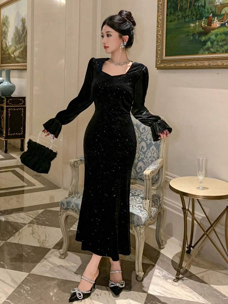 SHEIN DAZY فستان ضيق بطول متوسط أسود مزخرف بالترتر