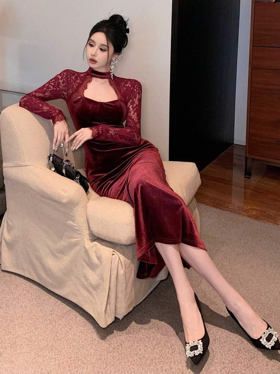 SHEIN DAZY فستان عنابي اللون دانتيل وقطيفة