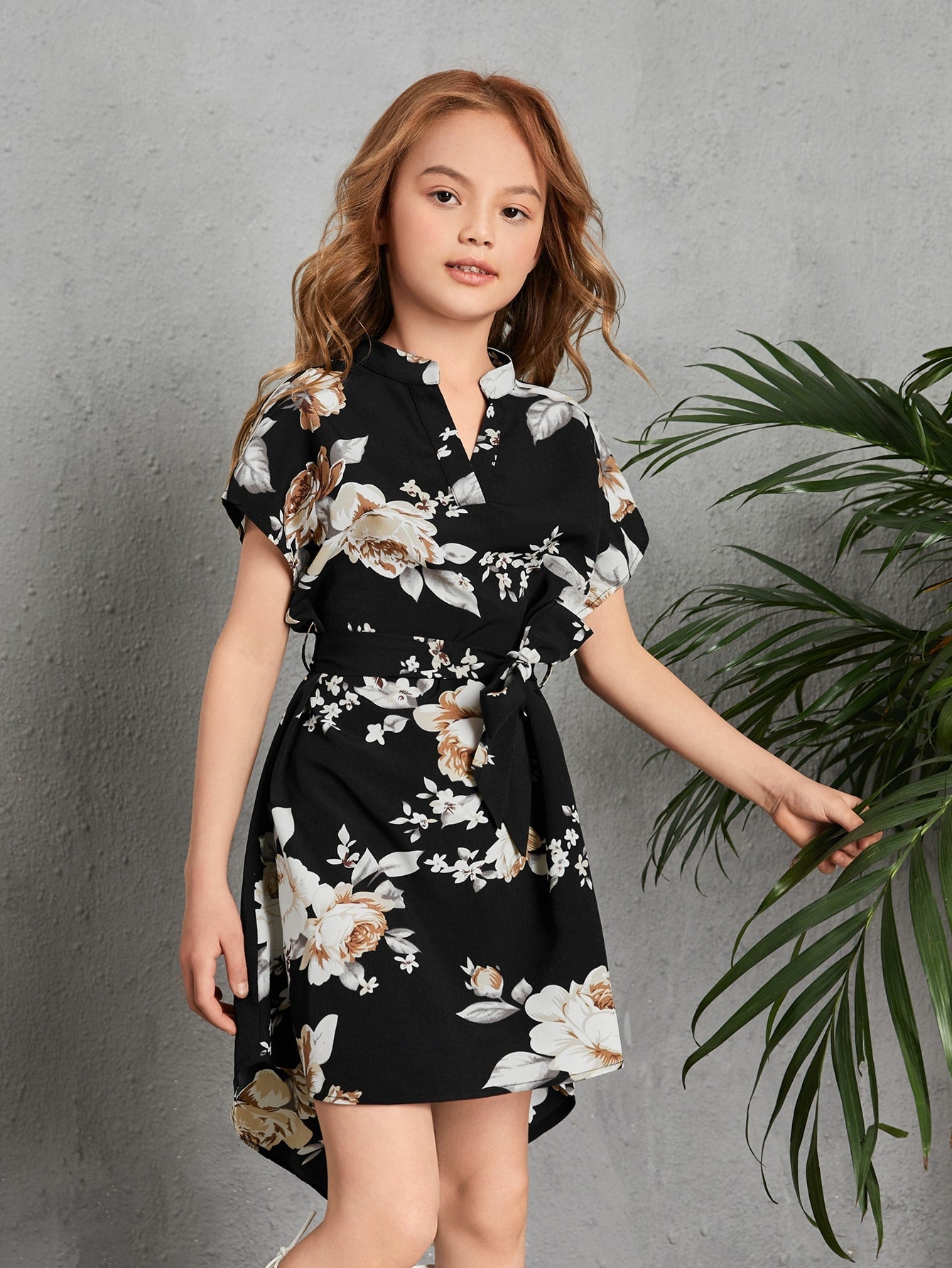 SHEIN Kids SUNSHNE Tween Girl Notched Neck Floral Print Batwing Sleeve Belted Dress