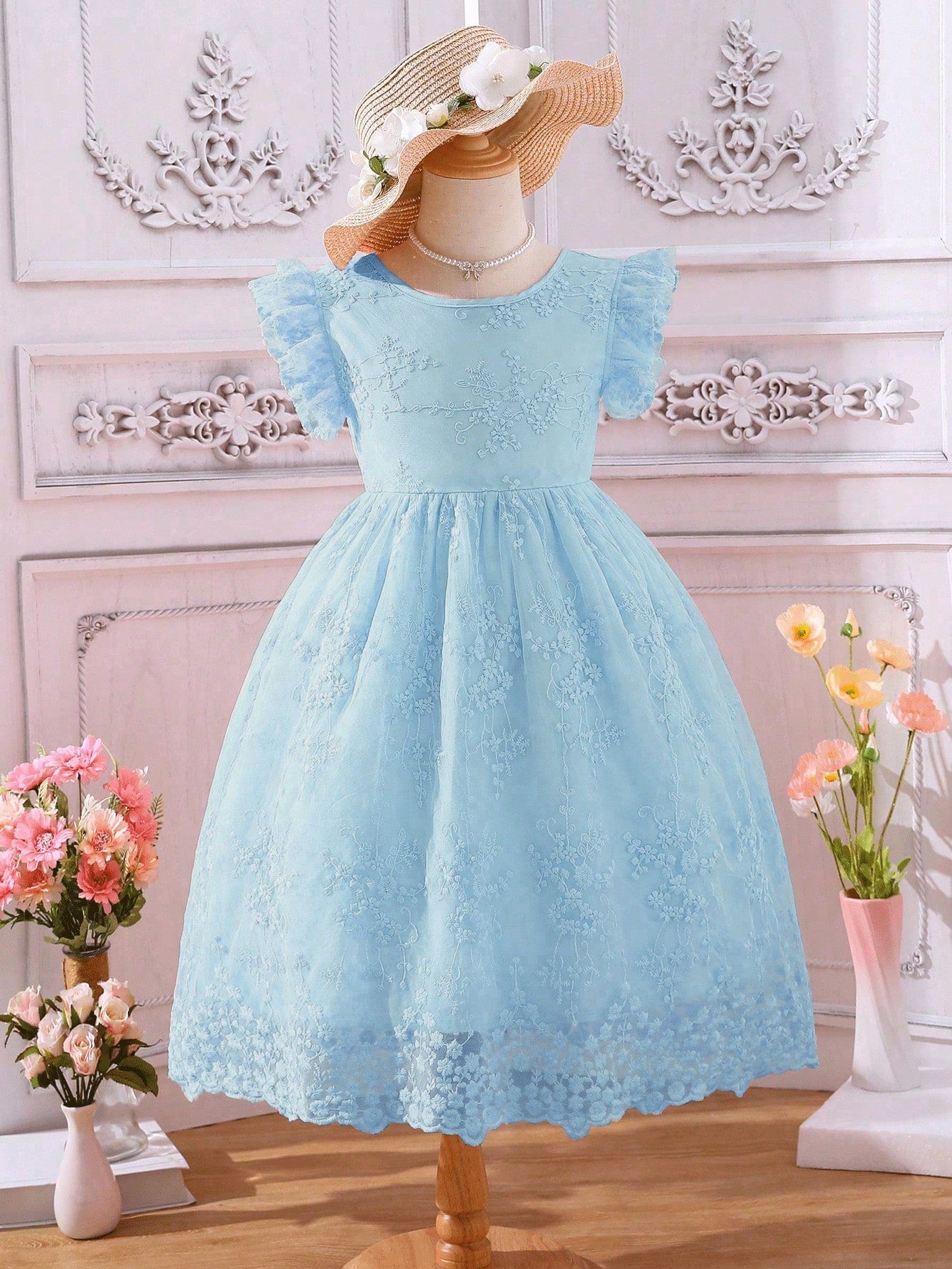 SHEIN Kids CHARMNG Young Girl Solid Color Lace Flutter Sleeve Dress