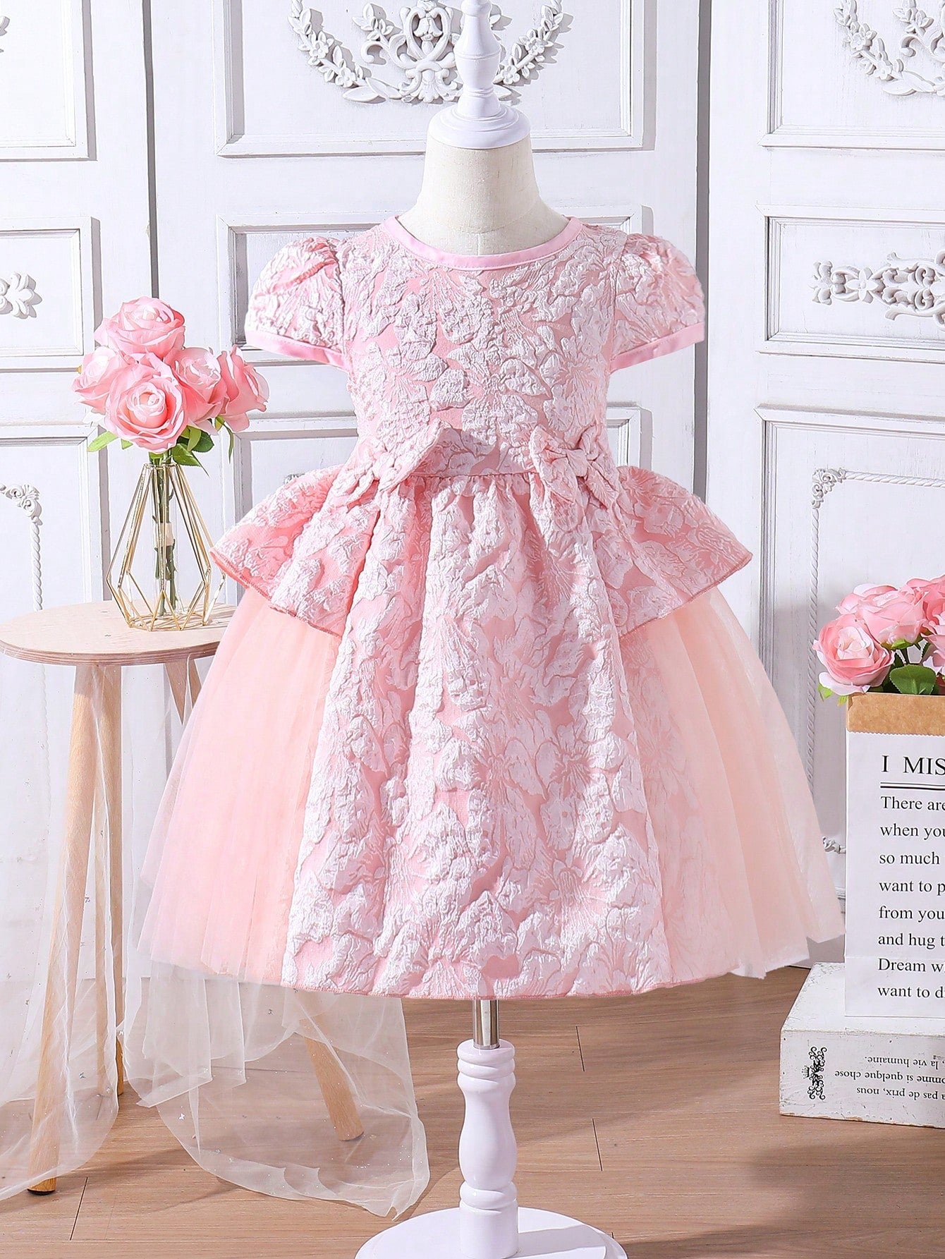 SHEIN Kids CHARMNG Little Girls' Jacquard Mesh Dress with Bow Decoration on the Hem