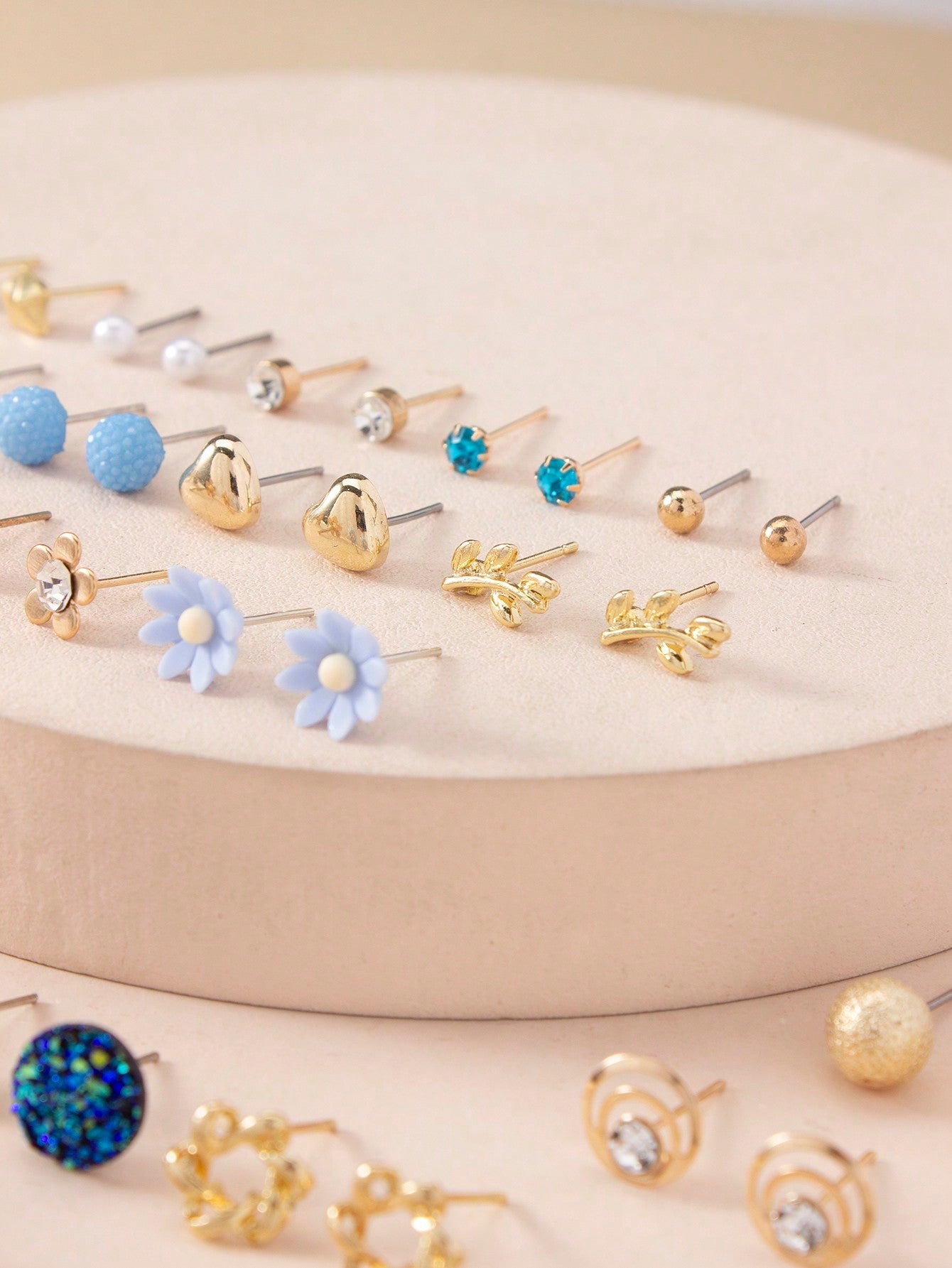 30Pairs/Set Women'S Delicate Metallic Earrings Set with Small Conch Shell, Pearls & Hearts Design