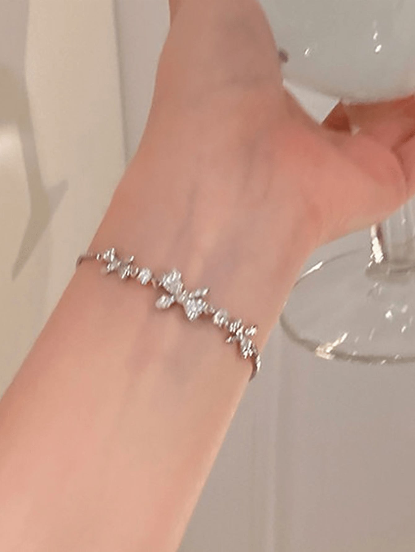 1Pc Vintage Fashion Bow Knot Alloy Pull Cord Bracelet