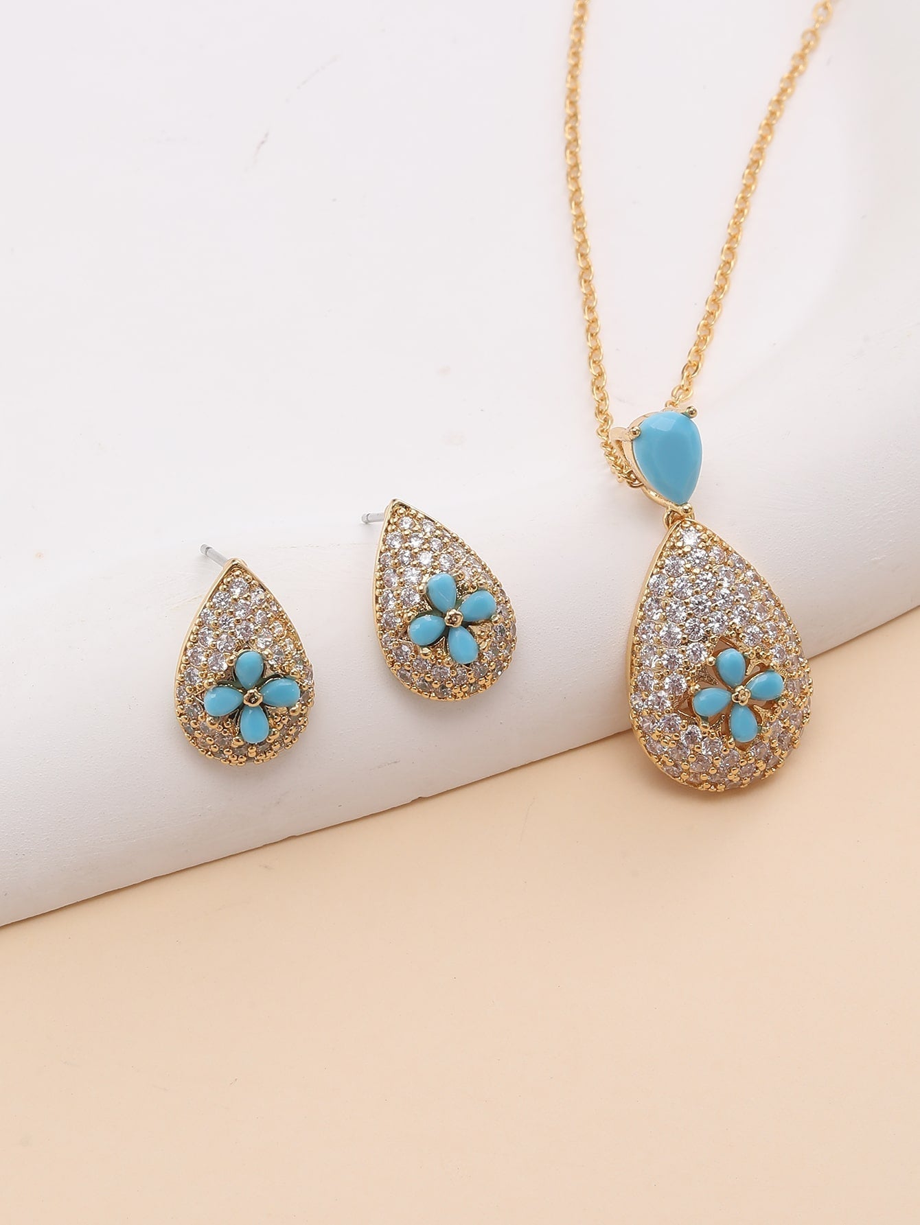 Three-Piece Drop-Shaped Blue Turquoise and Gold-Plated Earrings and Necklace Set