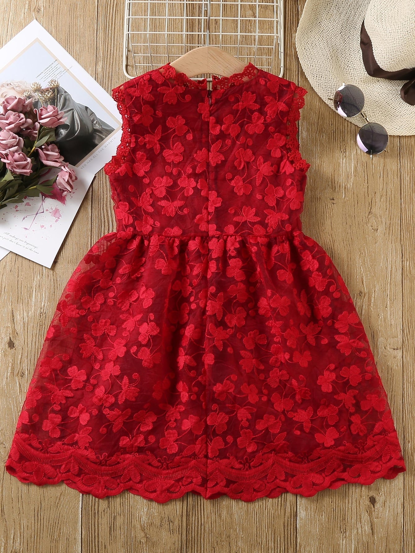 SHEIN Kids CHARMNG Young Girl Zip Back Sleeveless Lace Dress