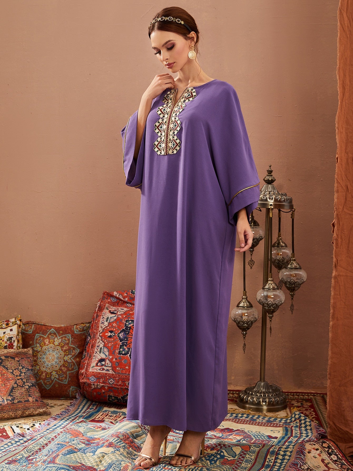 SHEIN Najma Contrast Embroidery Notched Collar Kaftan Dress