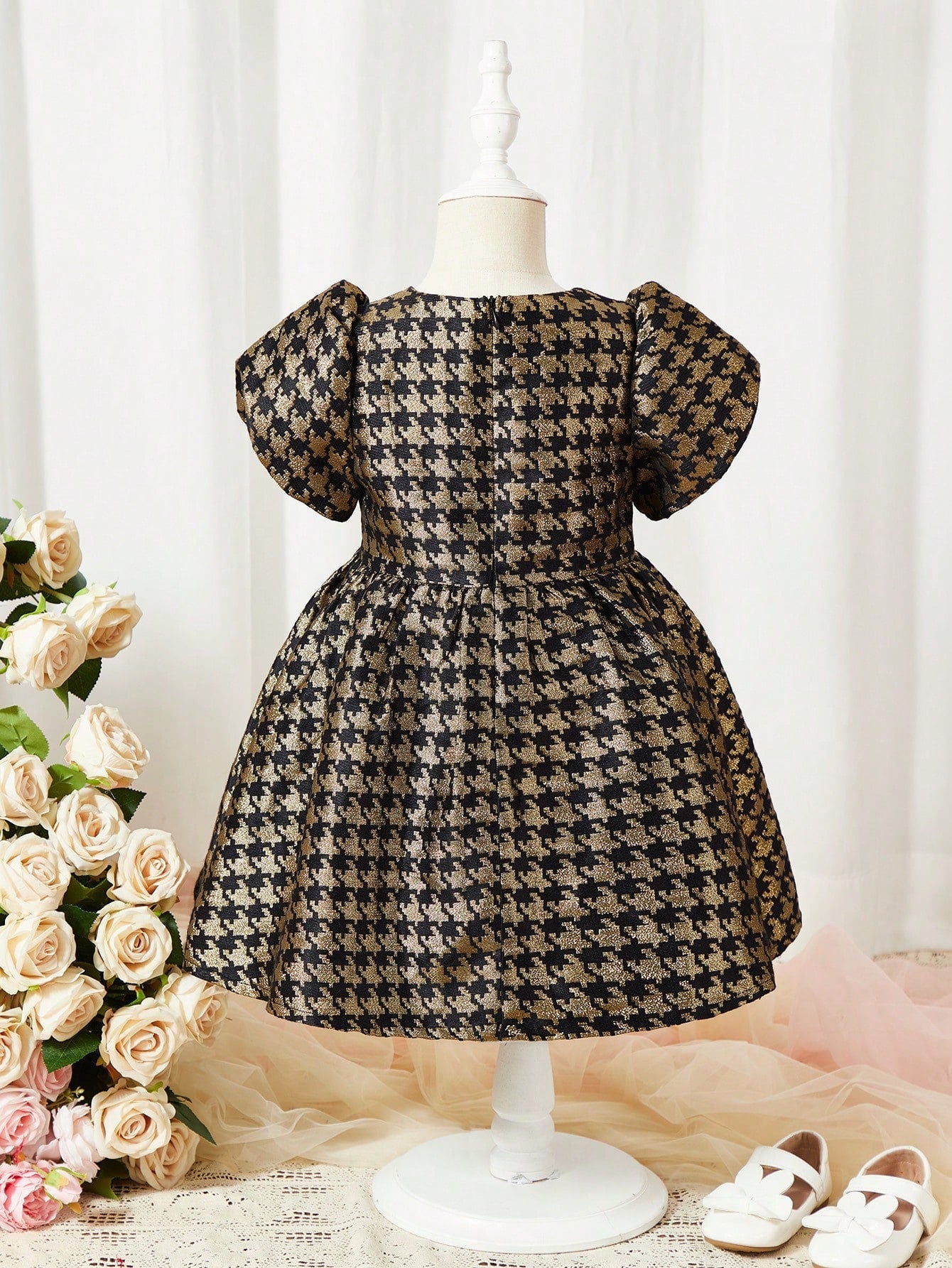 SHEIN Kids CHARMNG Young Girl Houndstooth Print Bow Front Puff Sleeve Dress