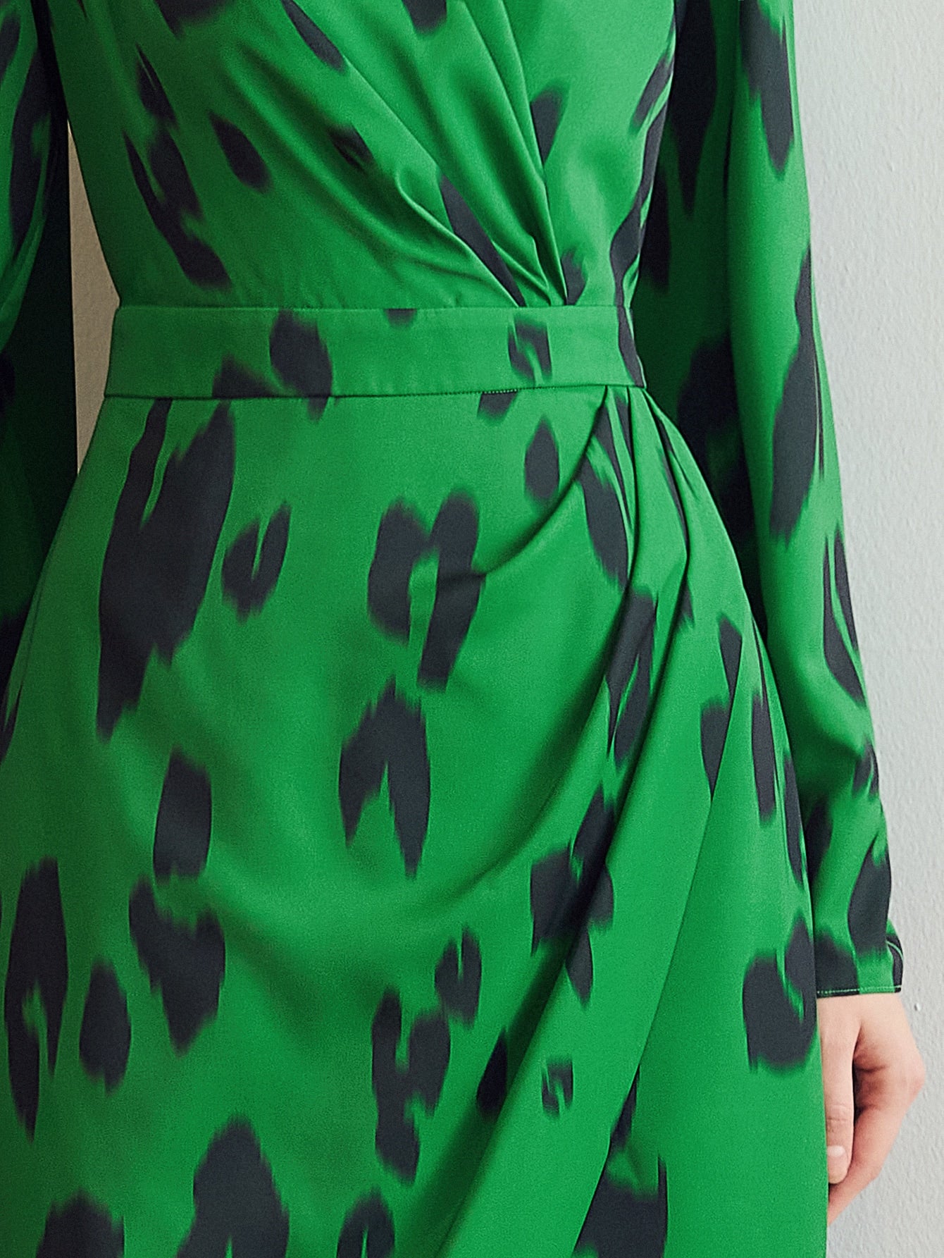 MOTF PREMIUM ASYMMETRICAL LEOPARD PRINT DRESS