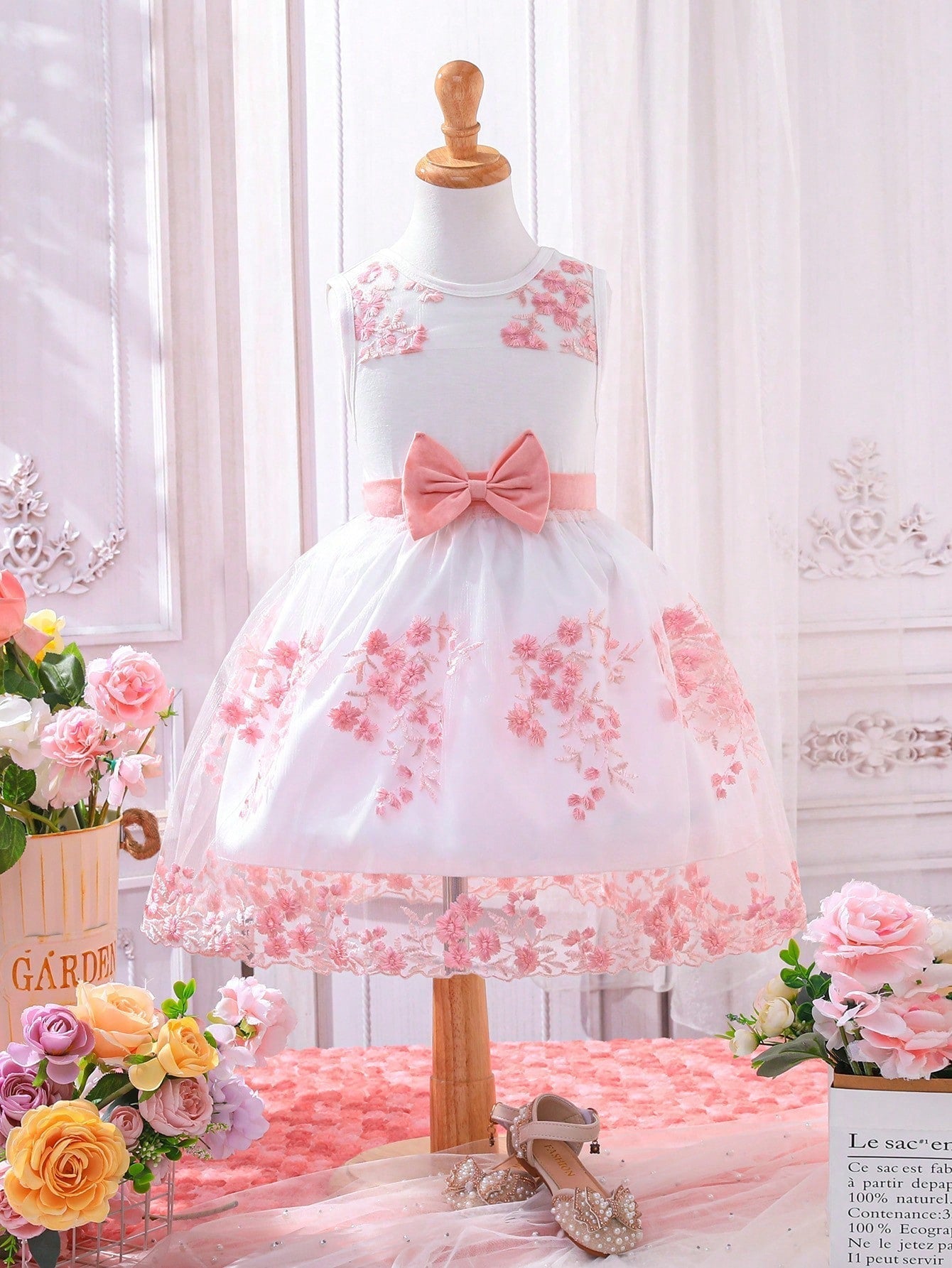 SHEIN Kids CHARMNG Little Girl'S Cute and Sweet Bow Flower Embroidered Mesh Dress Suitable for Parties