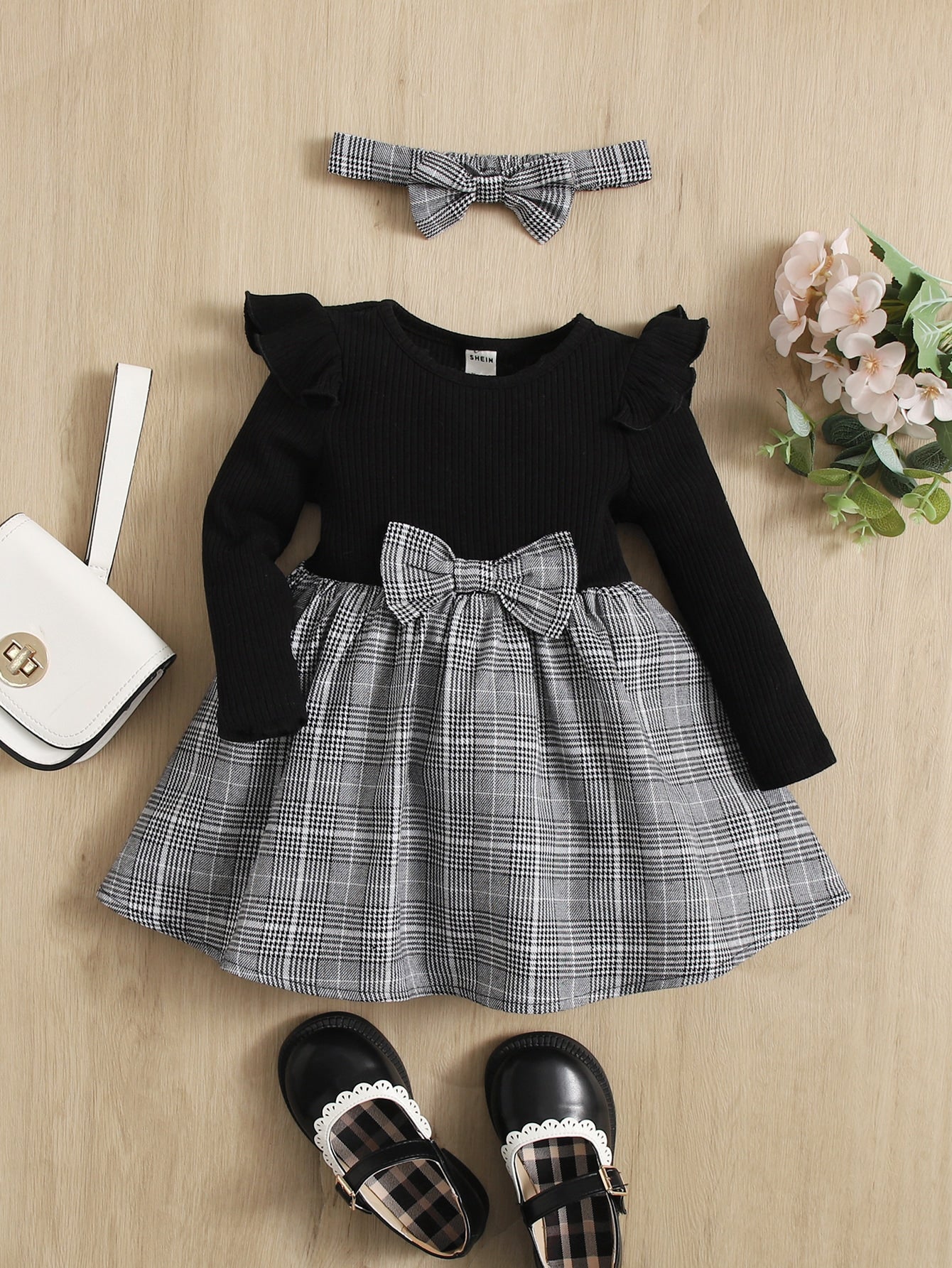 SHEIN Baby Girl Plaid Print Ruffle Trim Bow Front Dress with Headband