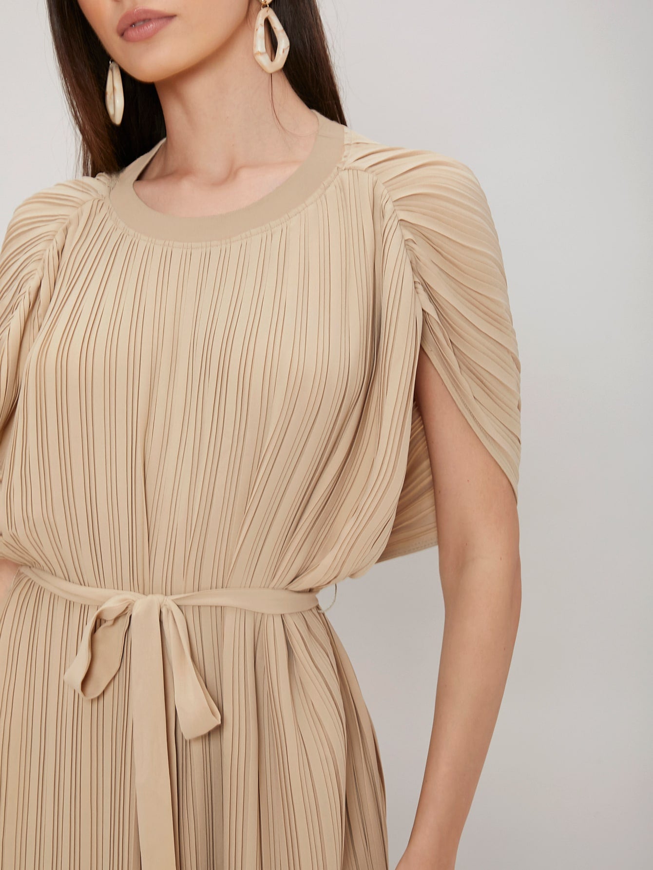 MOTF PREMIUM STRAIGHT BELTED PLEATED DRESS