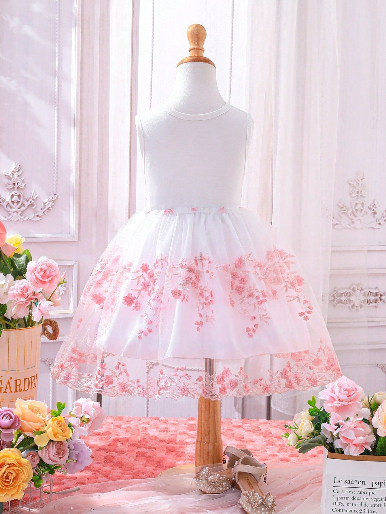 SHEIN Kids CHARMNG Little Girl'S Cute and Sweet Bow Flower Embroidered Mesh Dress Suitable for Parties