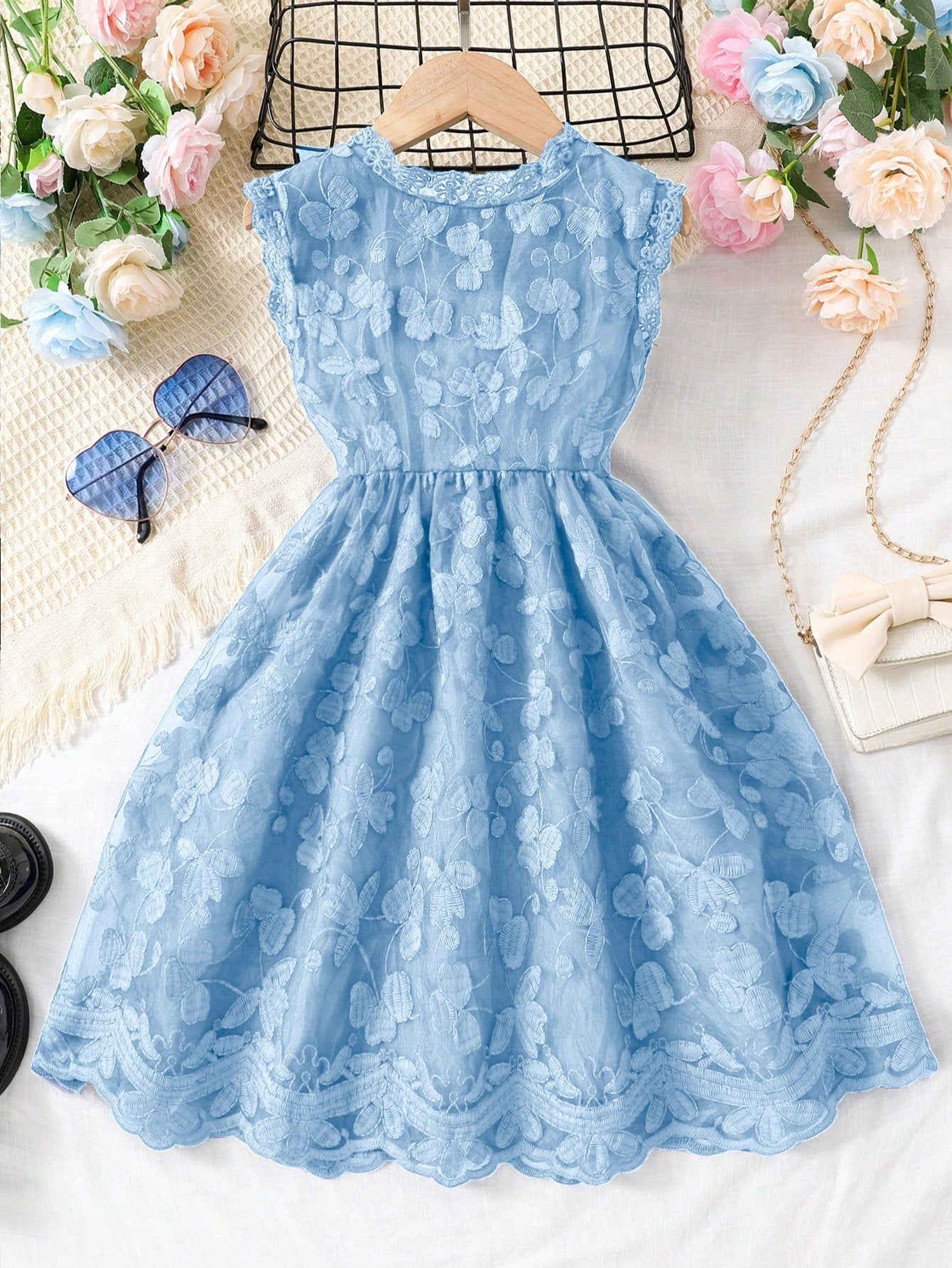 SHEIN Kids CHARMNG Young Girl Shamrock Embroidery Contrast Lace Scallop Trim Dress