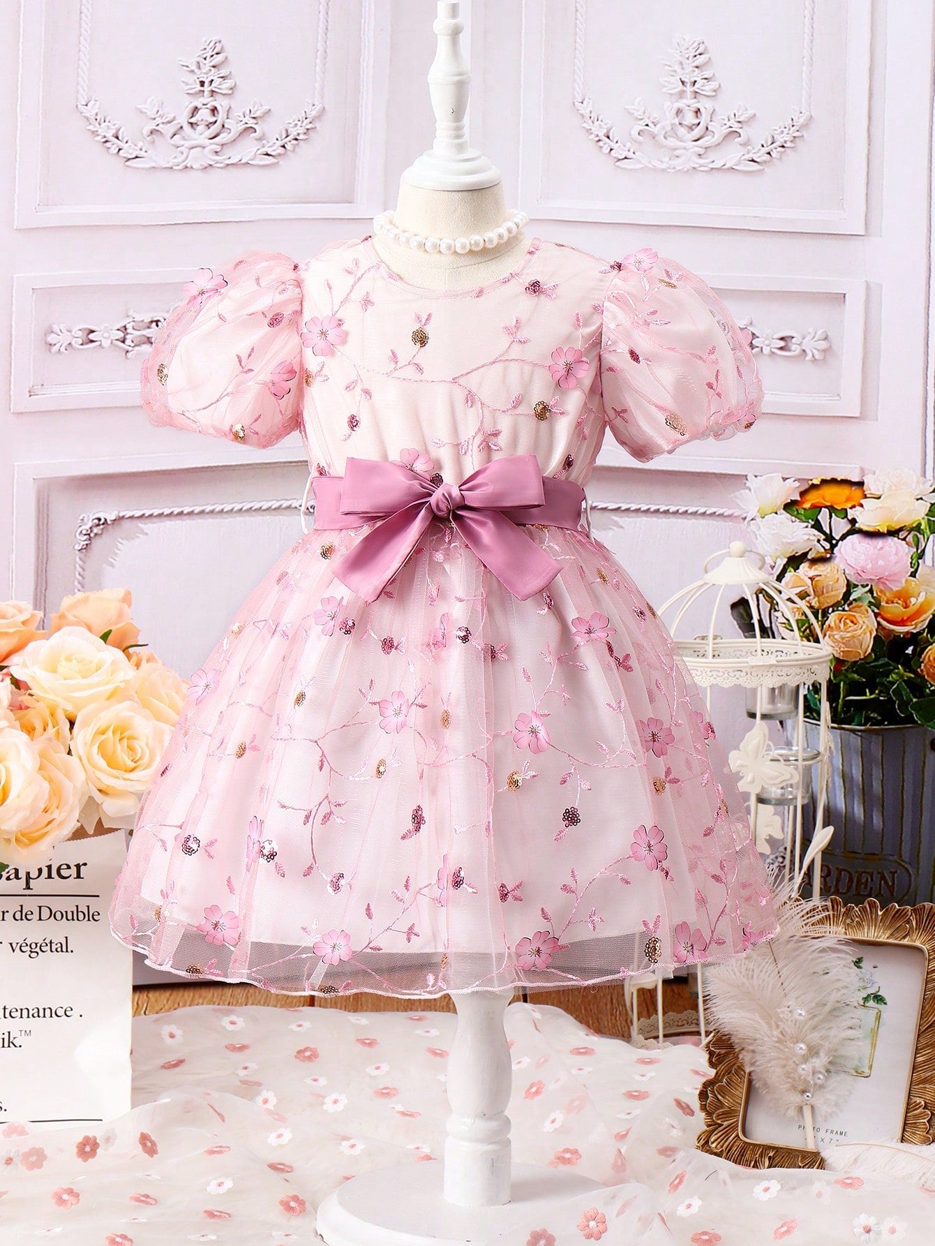 SHEIN Kids Qtfun Young Girl Cute and Romantic Puff Short-Sleeved Floral Embroidery Mesh Belt Dress, Spring and Autumn