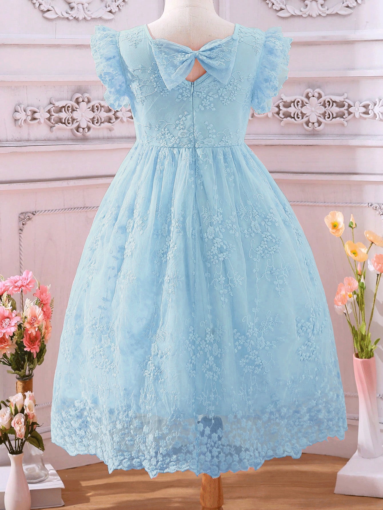 SHEIN Kids CHARMNG Young Girl Solid Color Lace Flutter Sleeve Dress