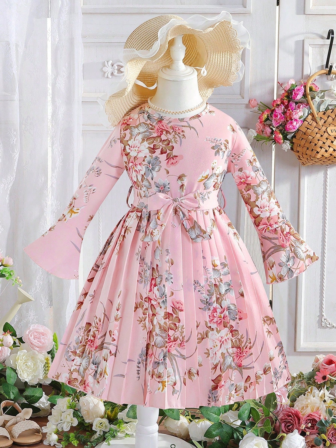 SHEIN Kids SUNSHNE Young Girl Pink Printed Bell Sleeve Pleated Princess Dress