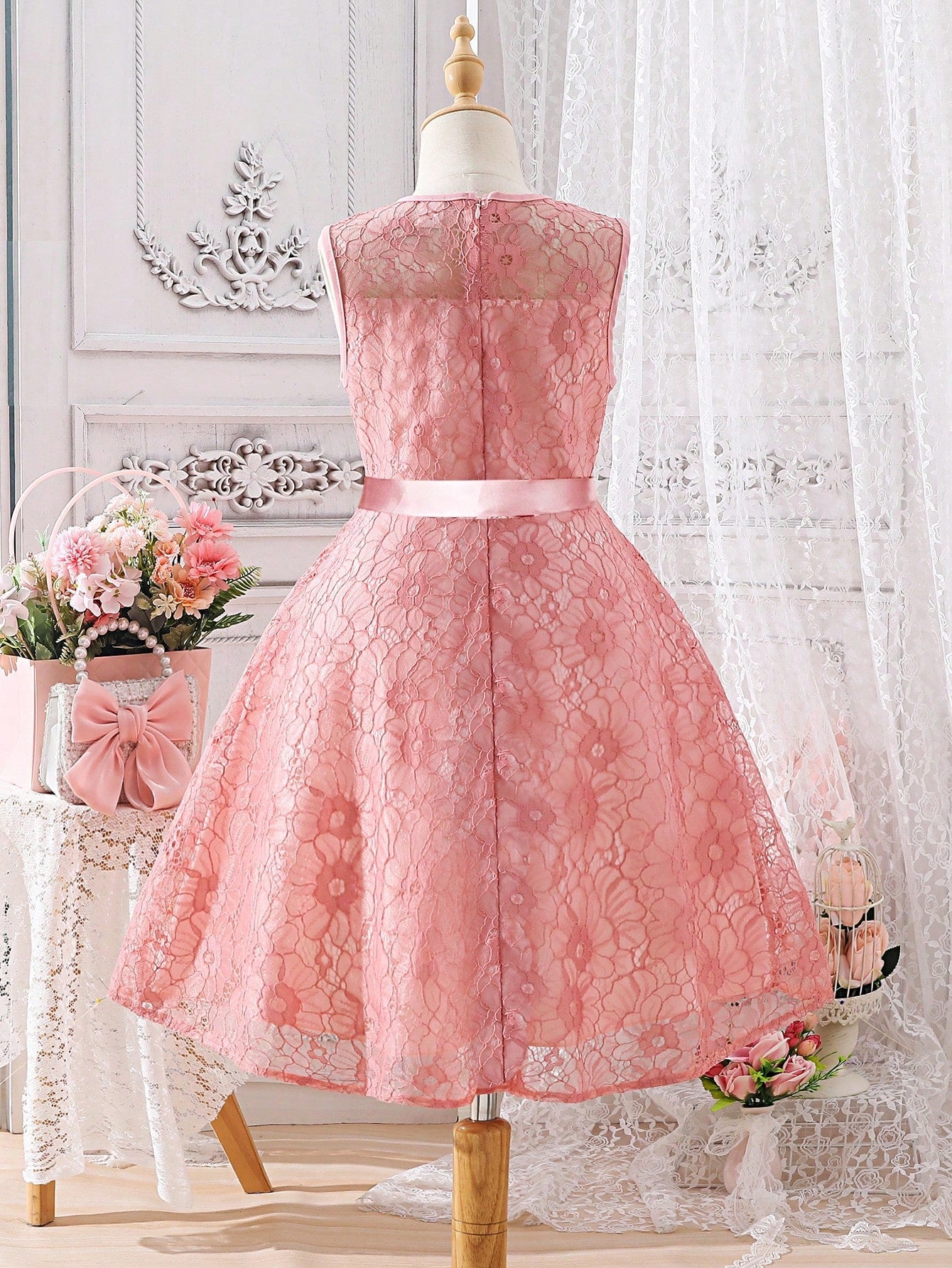 SHEIN Kids CHARMNG Girls 1Pc Belted Lace Dress