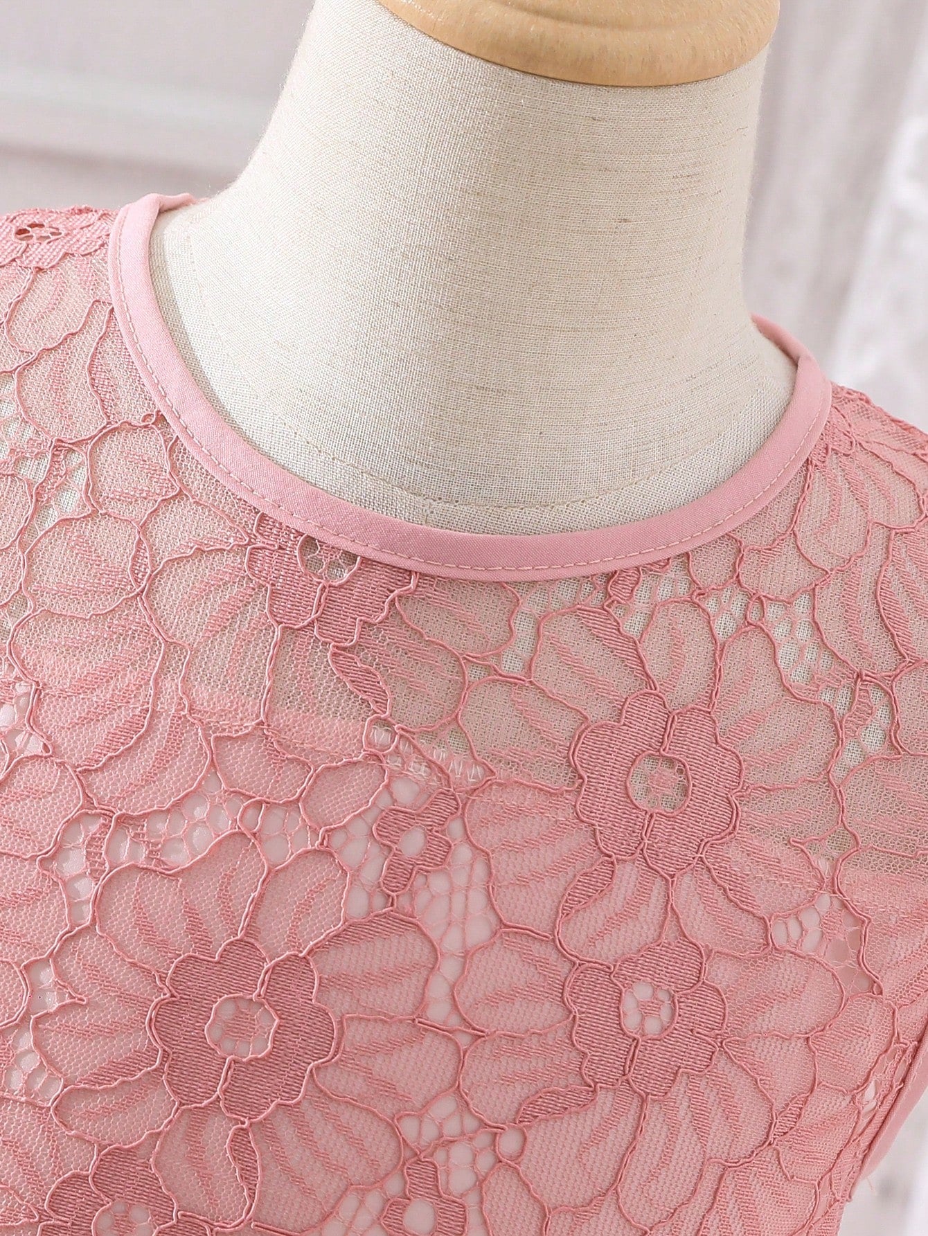 SHEIN Kids CHARMNG Girls 1Pc Belted Lace Dress
