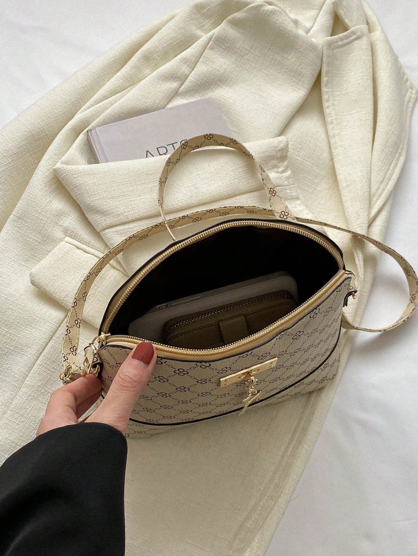 Small Dome Bag Elegant Geometric Pattern Deer Charm Zipper Adjustable Strap