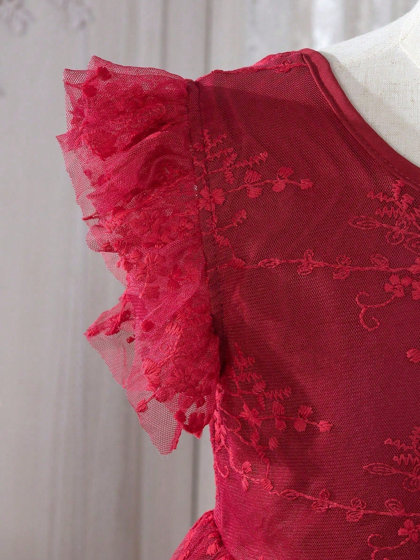 SHEIN Kids CHARMNG Young Girl Bow Front Lace Overlay Dress