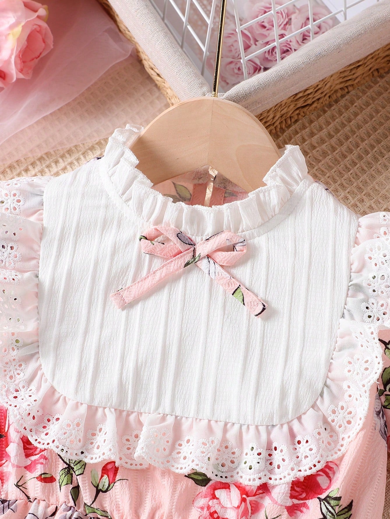SHEIN Kids Nujoom Toddler Girls' Vintage Floral Palace Style Puffy Princess Dress with Puff Sleeves