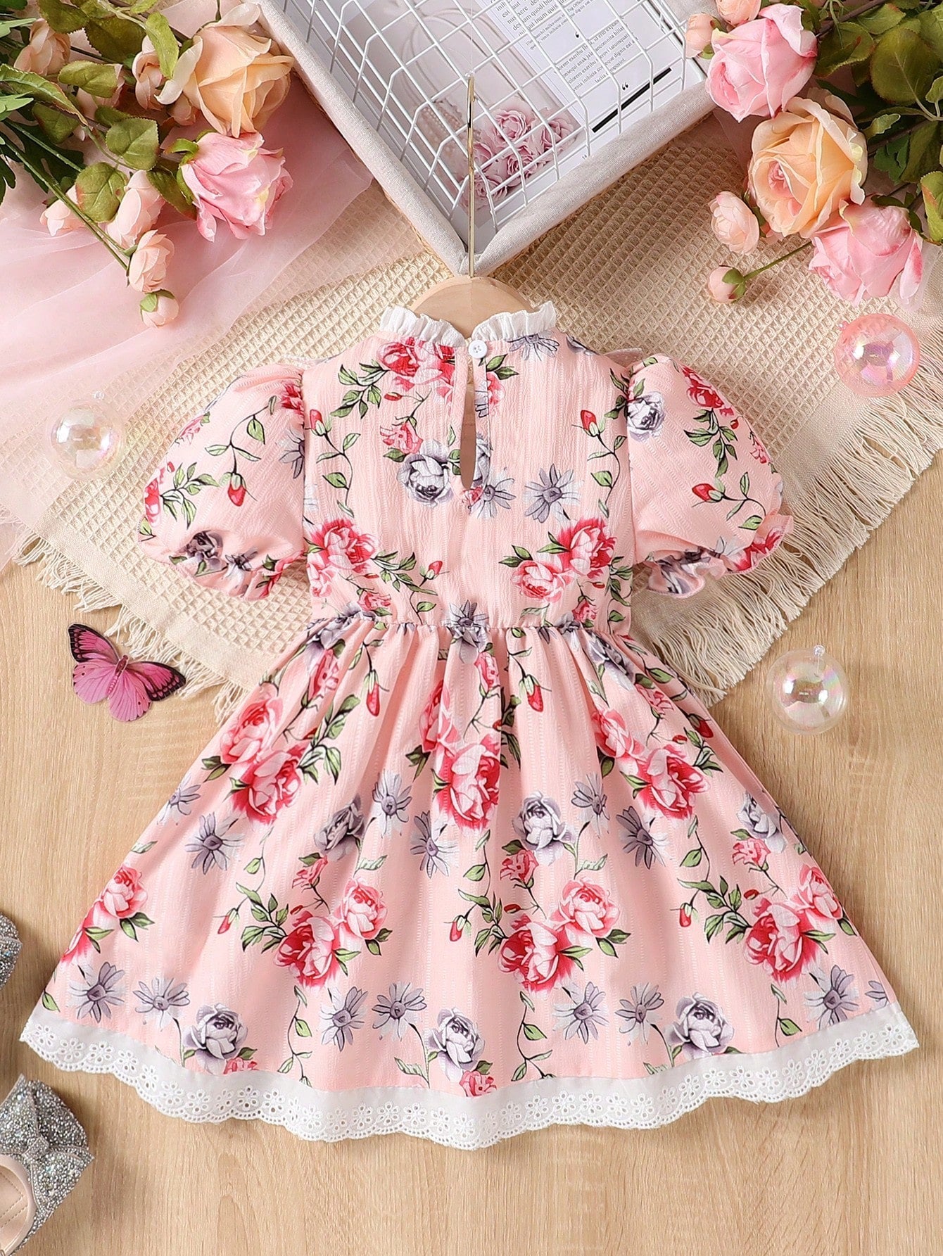 SHEIN Kids Nujoom Toddler Girls' Vintage Floral Palace Style Puffy Princess Dress with Puff Sleeves