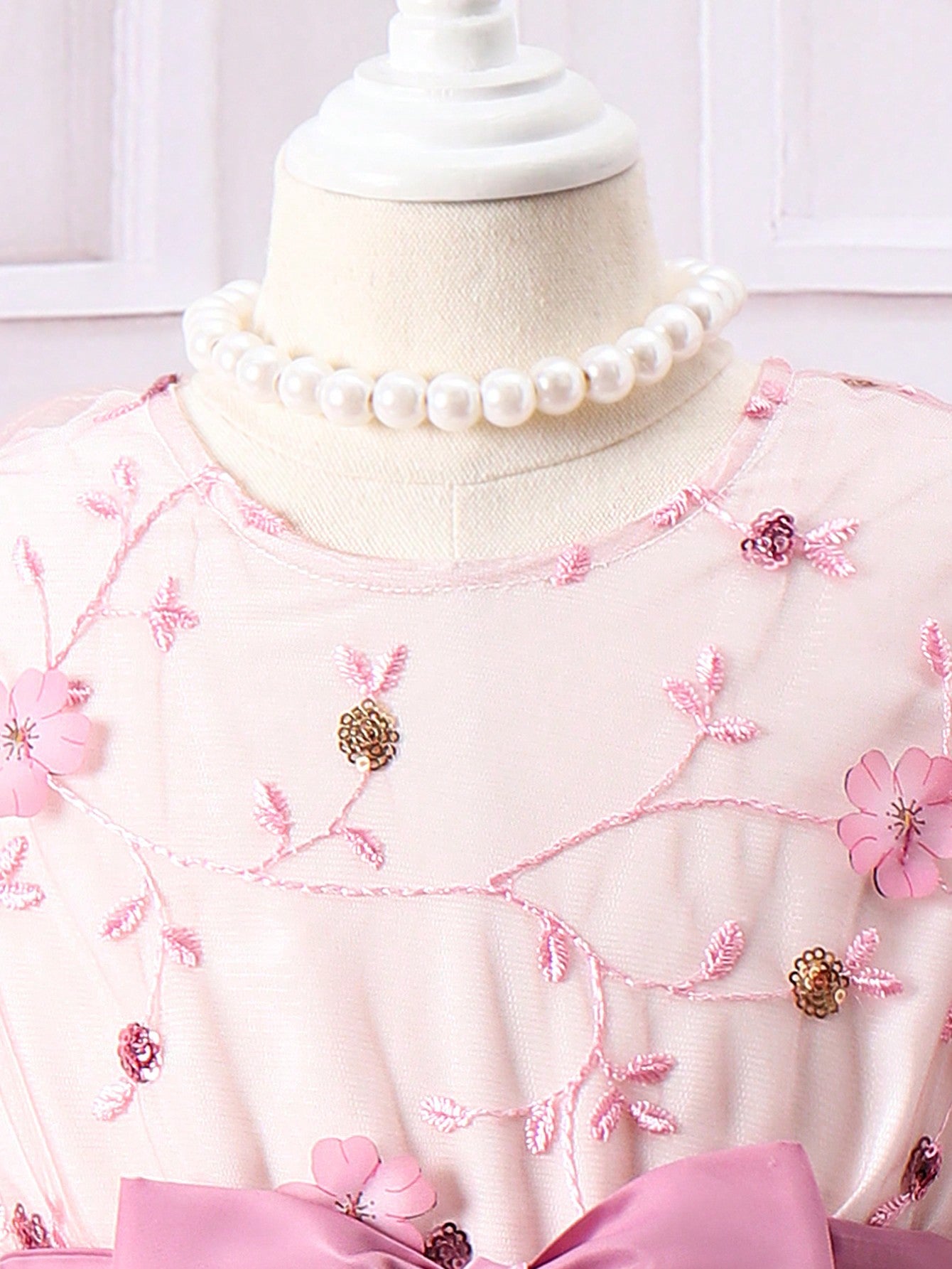 SHEIN Kids Qtfun Young Girl Cute and Romantic Puff Short-Sleeved Floral Embroidery Mesh Belt Dress, Spring and Autumn