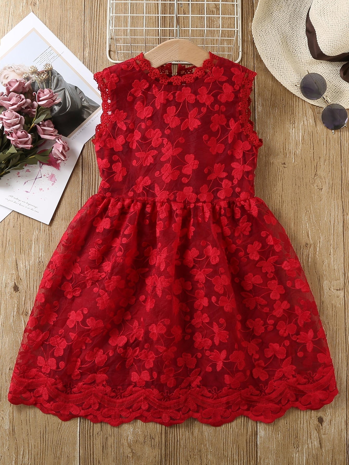 SHEIN Kids CHARMNG Young Girl Zip Back Sleeveless Lace Dress