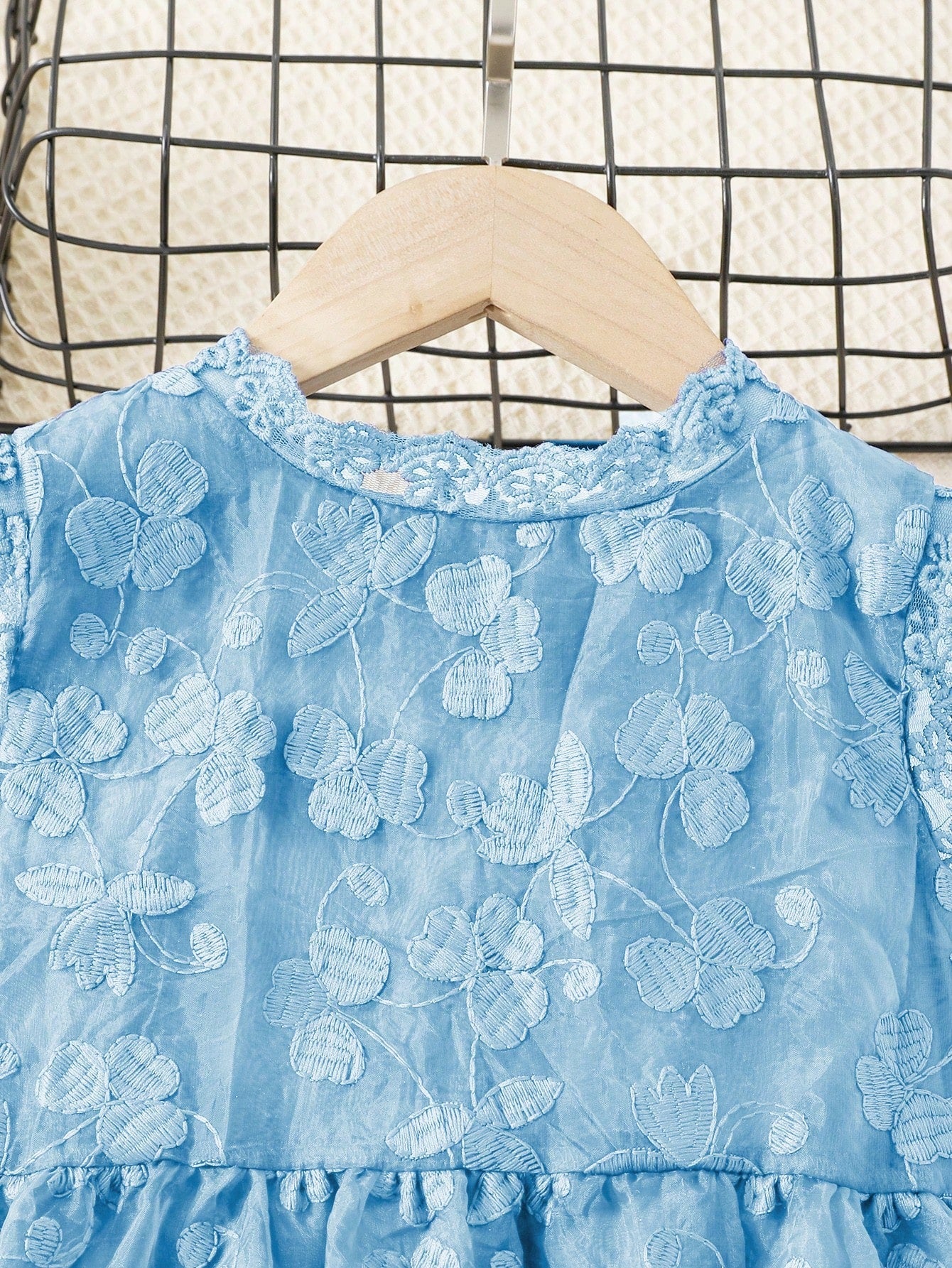 SHEIN Kids CHARMNG Young Girl Shamrock Embroidery Contrast Lace Scallop Trim Dress