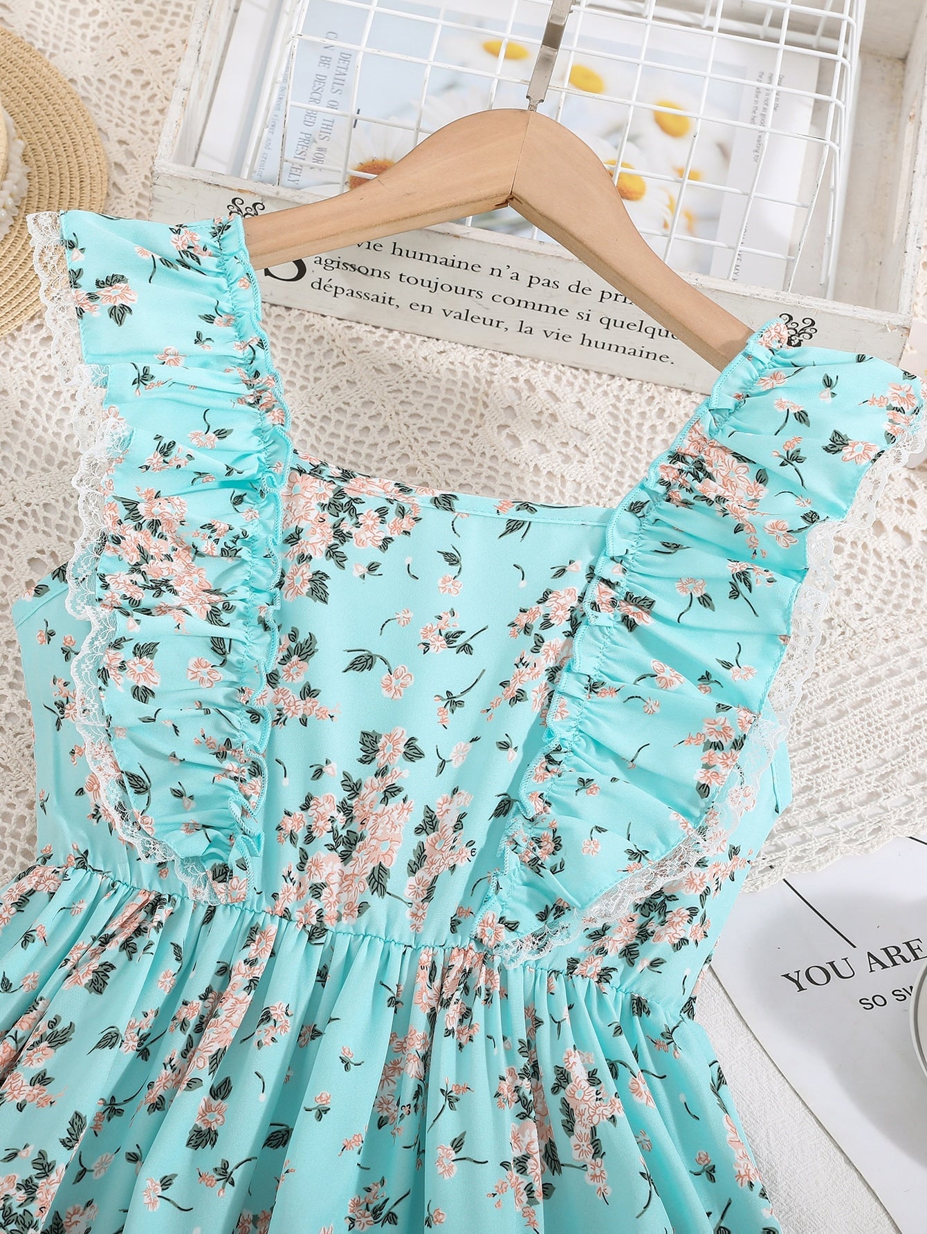 SHEIN Kids SUNSHNE Girls Ditsy Floral Print Ruffle Trim Dress