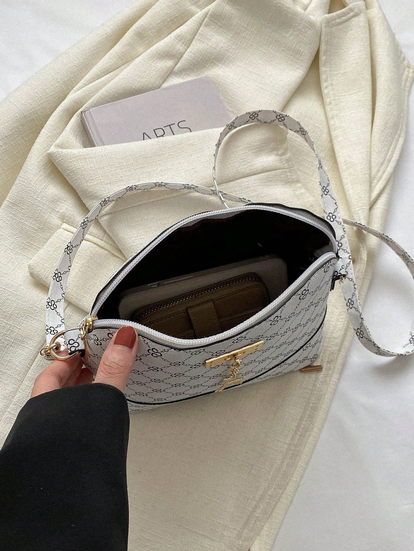 Small Dome Bag Elegant Geometric Pattern Deer Charm Zipper PU