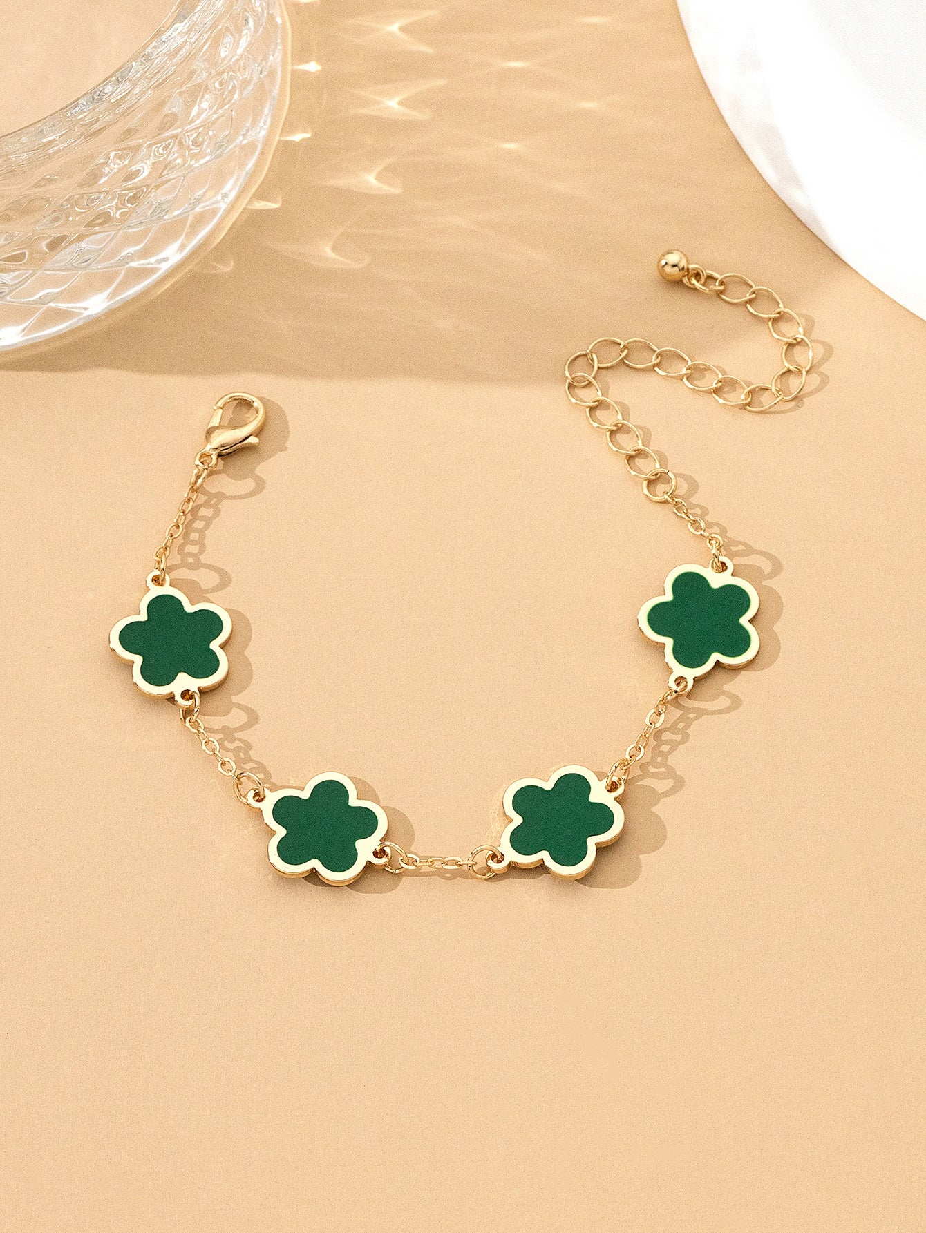 1Pc Metallic Oil Drip Flowers Clover Simple Style Chain Bracelet for Back to School Season/Halloween Party Atmosphere