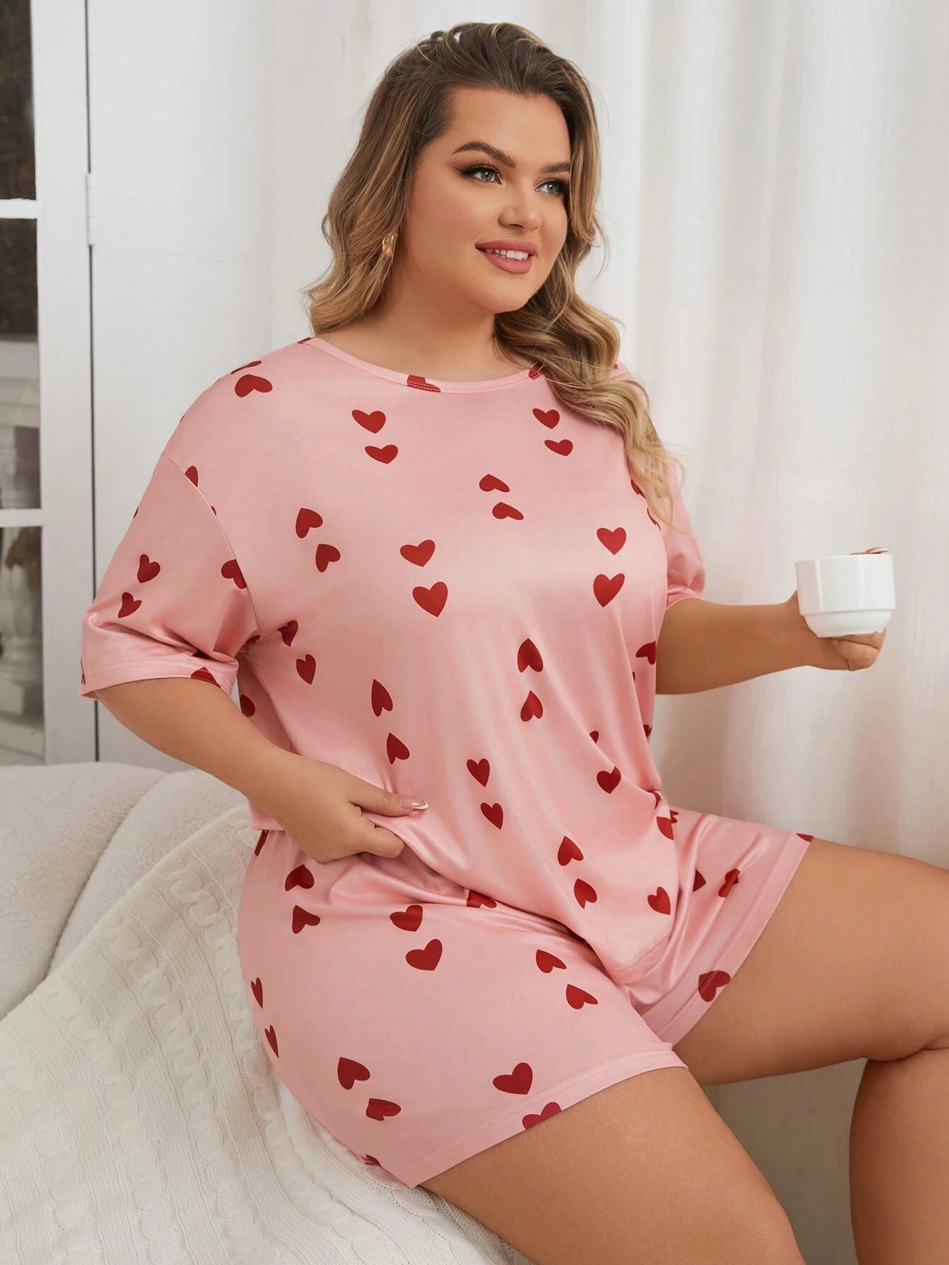 Plus Size Women'S Pink Heart Print Short Sleeve T-Shirt and Shorts Set