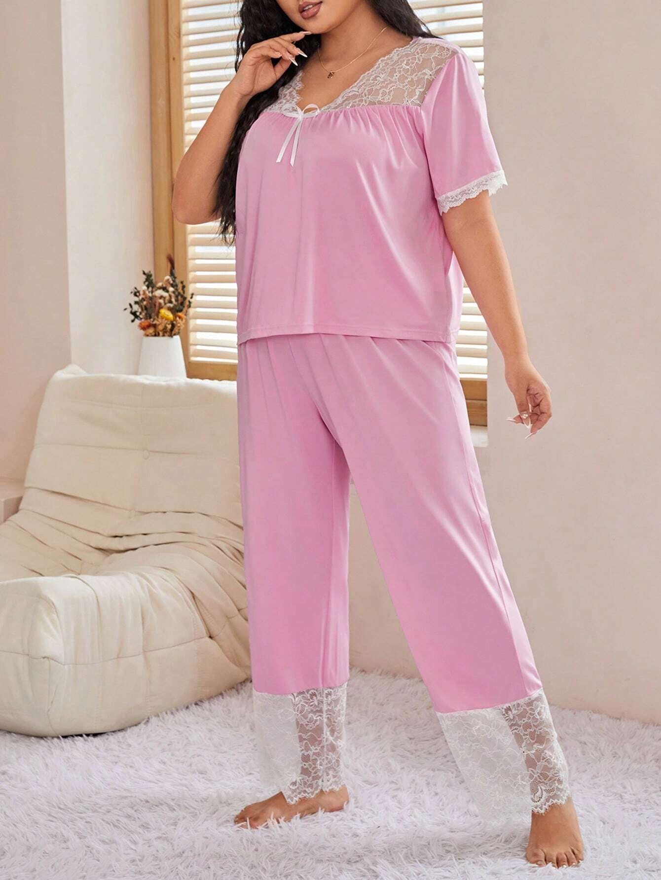 Plus Size Colorblock Lace Trim Short Sleeve Top and Pants Pajama Set