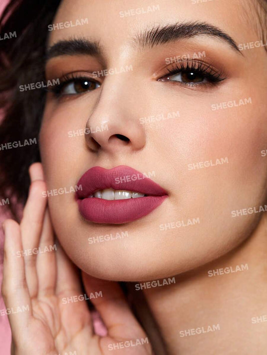 SHEGLAM أحمر شفاه سائل مات المغري - موموجو، أحمر شفاه عالي التركيز ذو ثباتية عالية، يغذي الزيت الدافئ الشفاه، يقلل من خطوط الشفاه الدقيقة، العناية بالشفاه وماكياج الشفاه