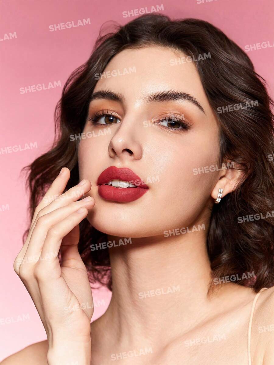 SHEGLAM أحمر شفاه مخملي ستارلايت يدوم طويلاً
