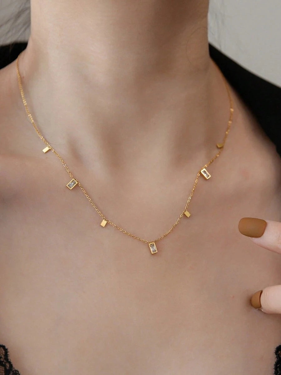 SHEIN قلادة مربعات أنيقة