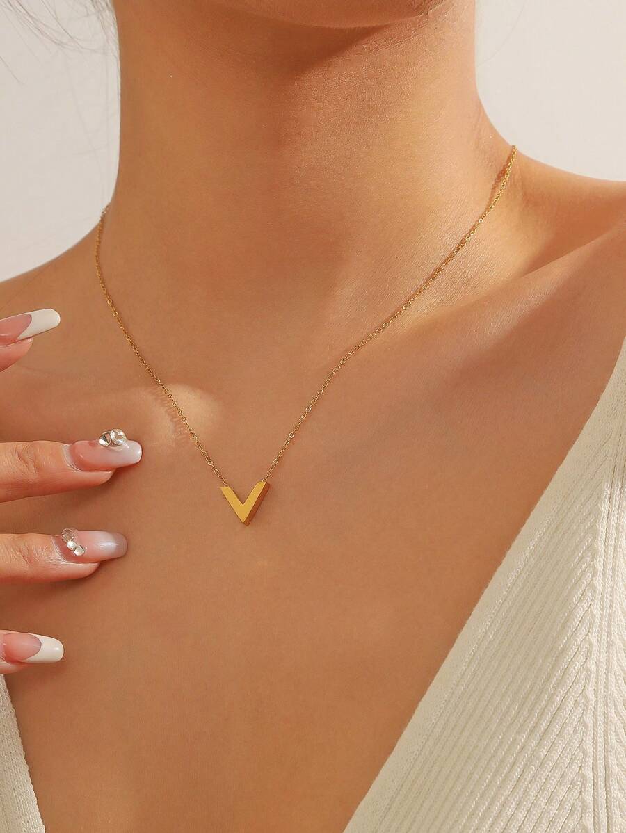 SHEIN V قطعة قلادة كلاسيكية عصرية على شكل حرف