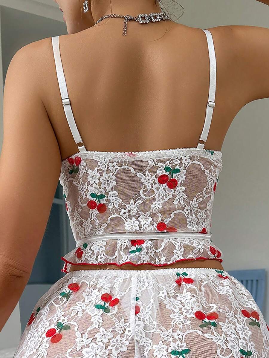 SHEIN مجموعة بيجاما قصيرة للنساء بأعلى بحمّالات مطرزة بطبعة الكرز و شورت